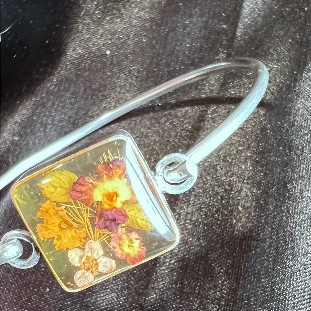 GUC- Vintage Sterling Silver Dried Pink Rose Flowers In Resin Bracelet Bangle